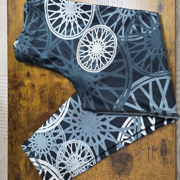 Terez x Soul Cycle Wheel Leggings - Picture 2 of 10